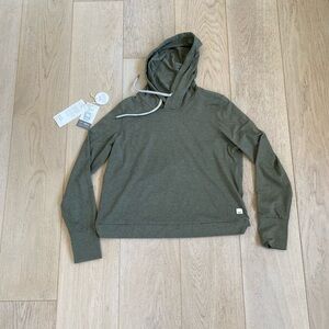Vuori Green Crew Neck Pullover Sweater